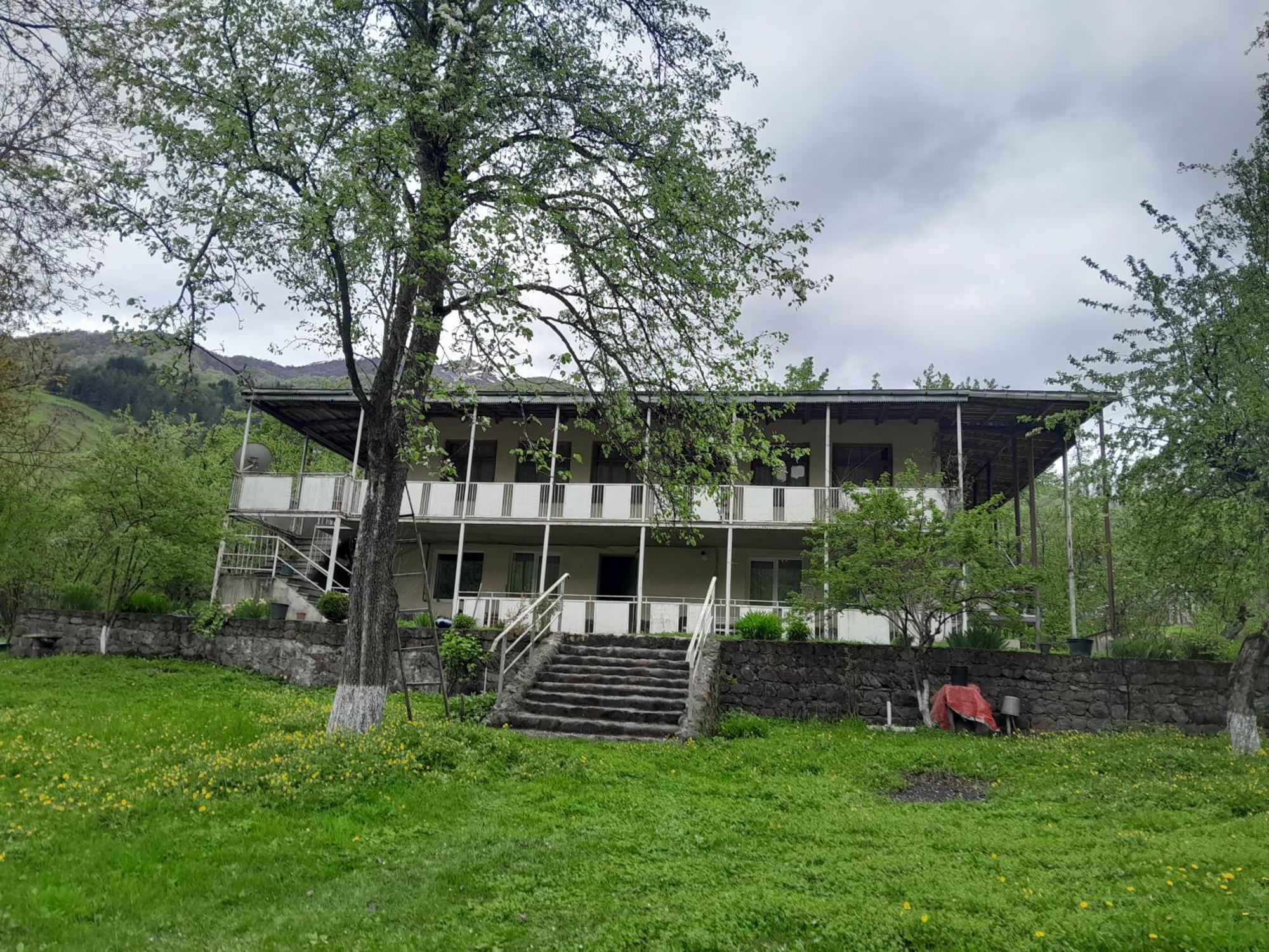 ホテル Mti House Kvesheti エクステリア 写真